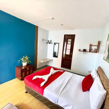 Hotel Little Rock Cebu Lapu-Lapu City Esterno foto