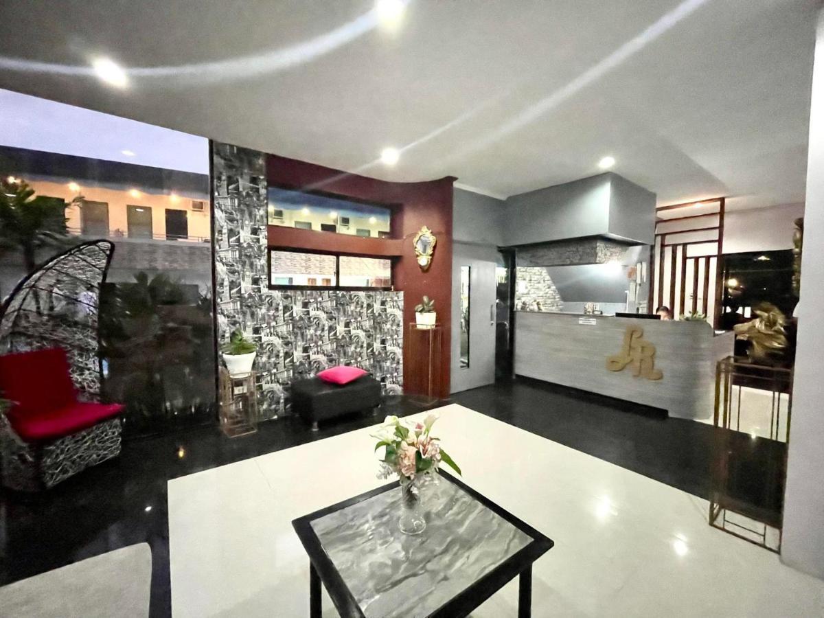 Hotel Little Rock Cebu Lapu-Lapu City Esterno foto