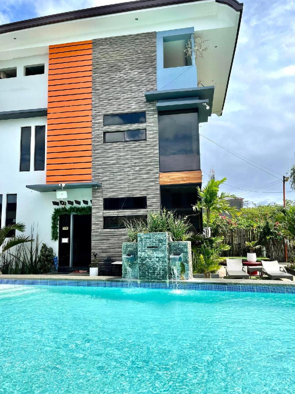 Hotel Little Rock Cebu Lapu-Lapu City Esterno foto