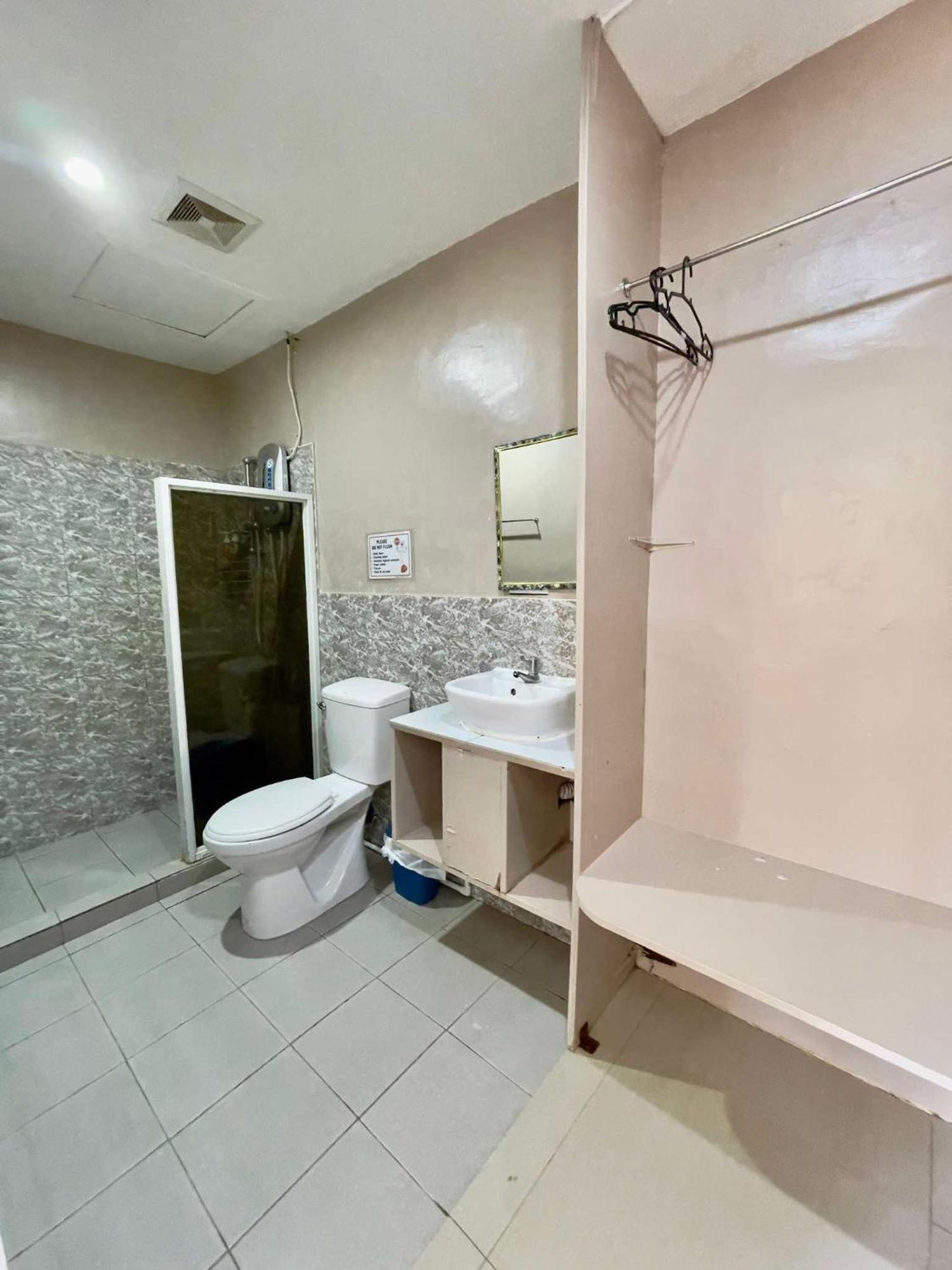 Hotel Little Rock Cebu Lapu-Lapu City Esterno foto