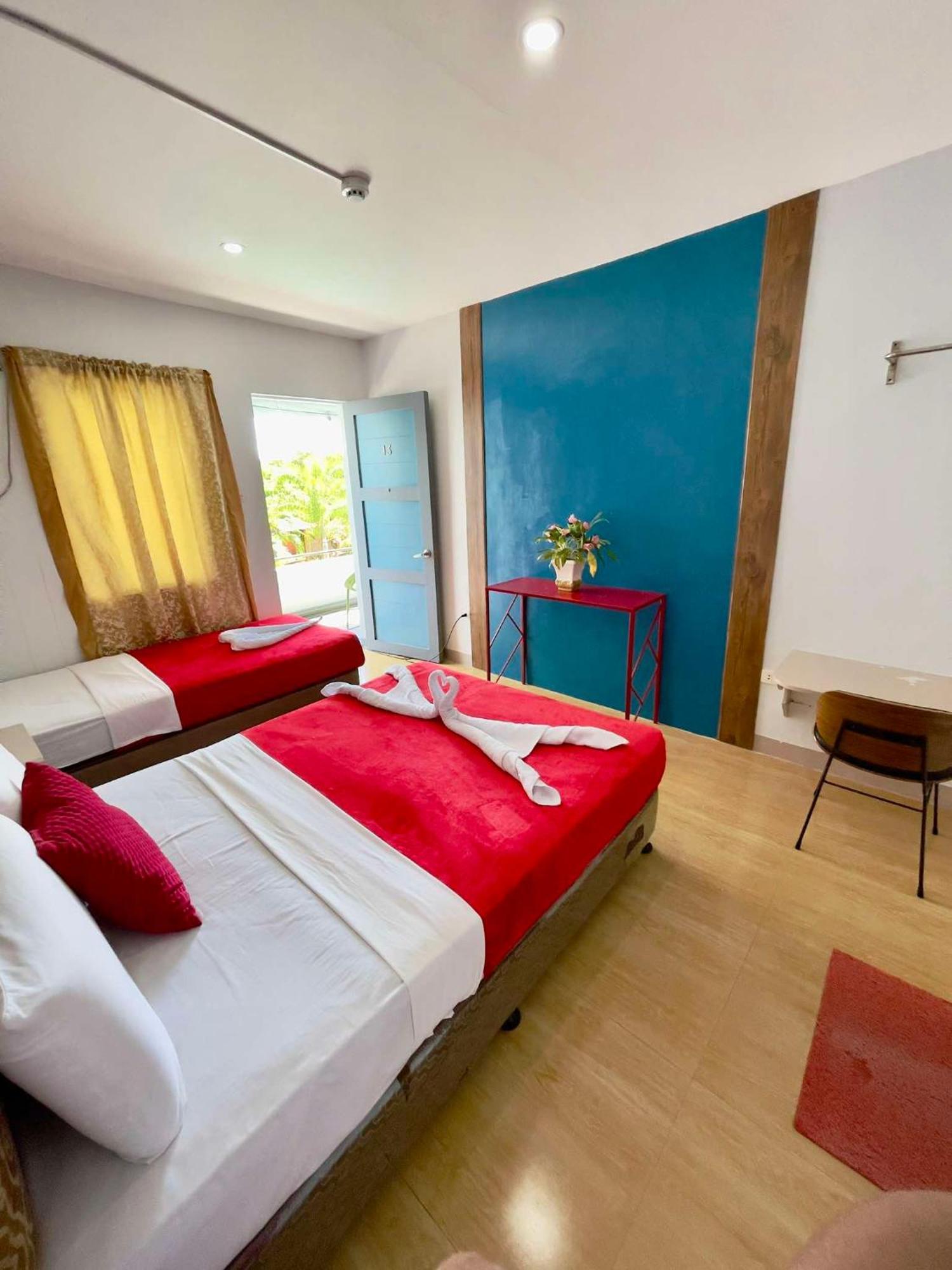 Hotel Little Rock Cebu Lapu-Lapu City Esterno foto